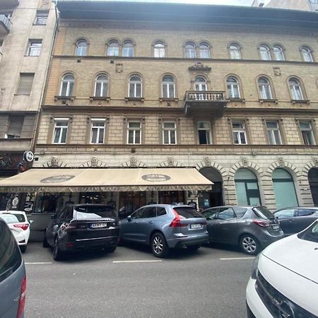 Ac With Free Parking At Acacia St, City Center Budapest Luaran gambar