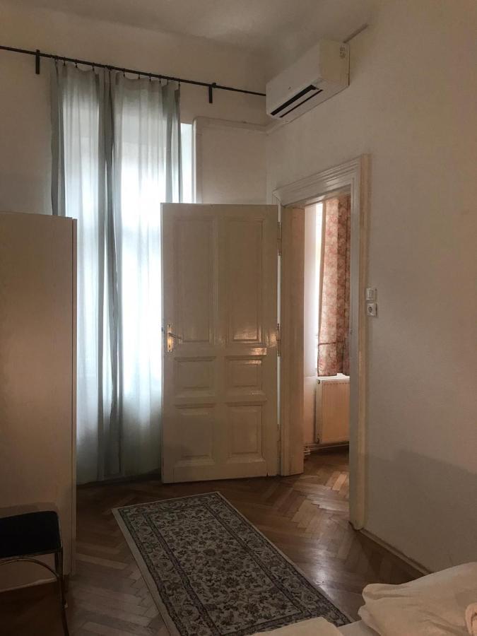 Ac With Free Parking At Acacia St, City Center Budapest Luaran gambar