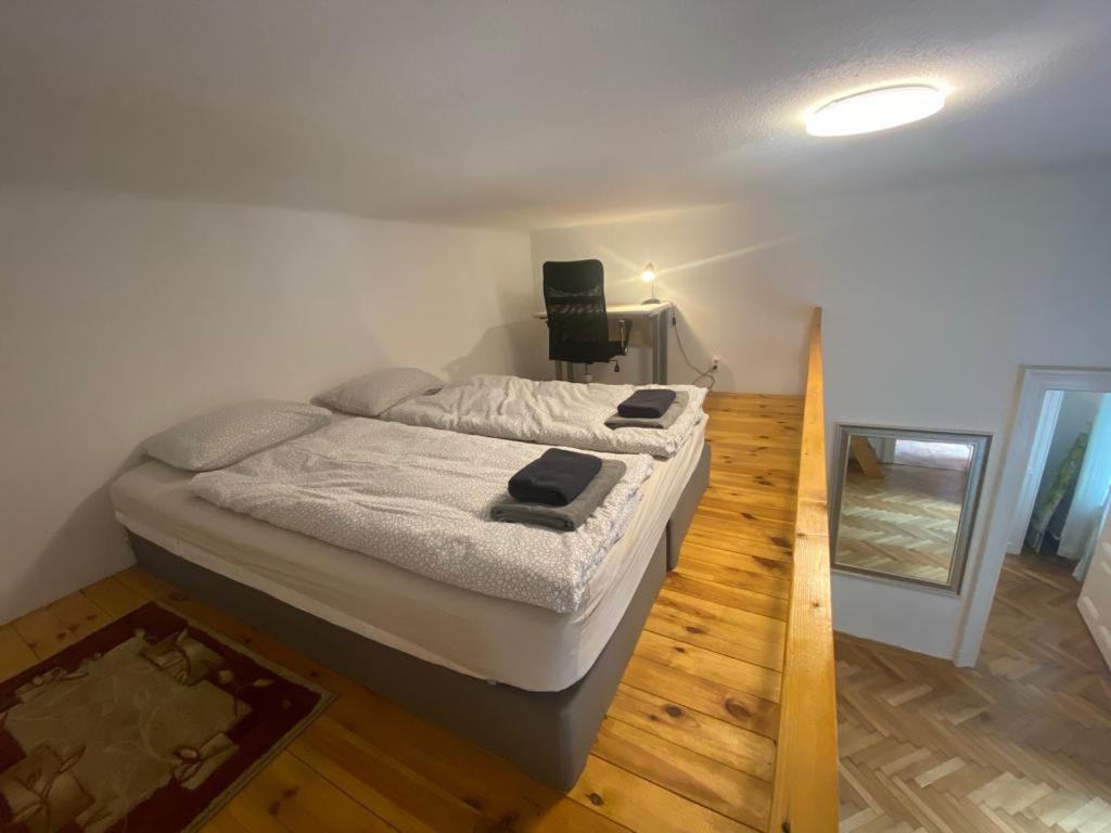 Ac With Free Parking At Acacia St, City Center Budapest Luaran gambar