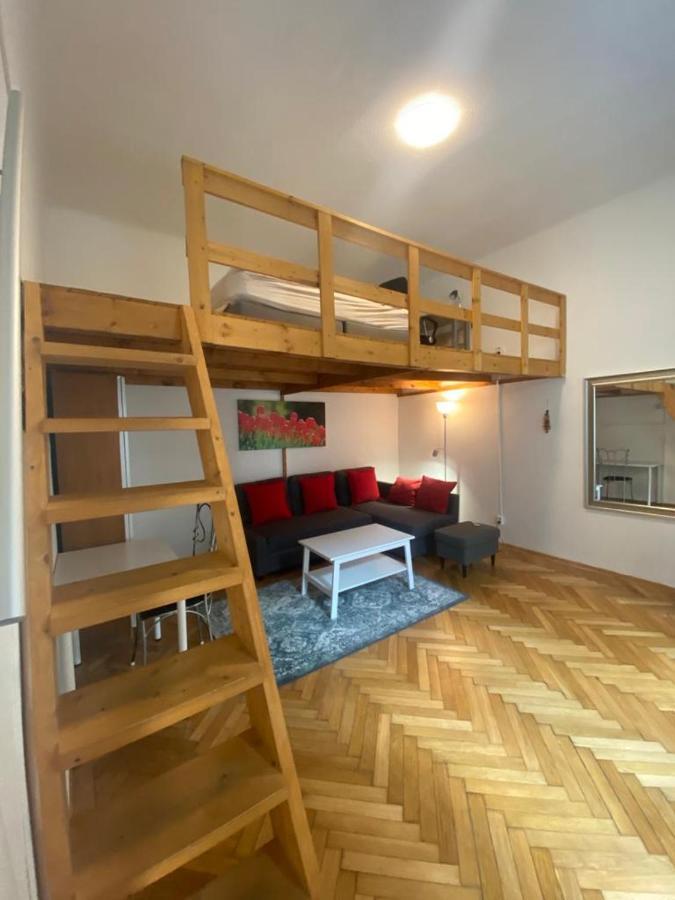Ac With Free Parking At Acacia St, City Center Budapest Luaran gambar